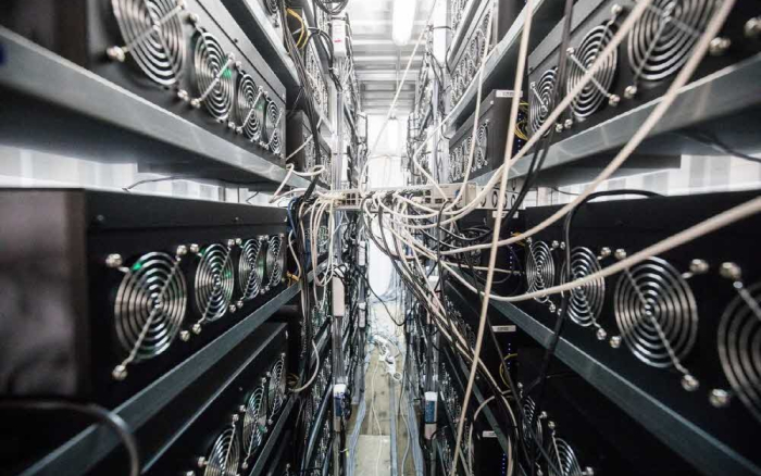 카자흐스탄, BTC 채굴자 전기 많이쓰면 세금 더 낸다 기사의 사진