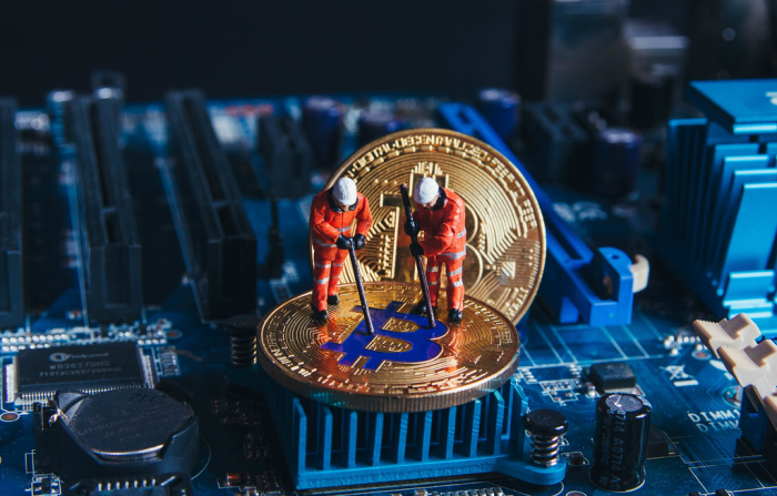 채굴장 두 곳, BTC 해시율 51%···중앙화 논란 재점화 기사의 사진