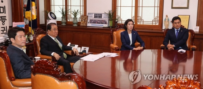 문희상 국회의장과 여야 3당 원내대표. 사진=연합뉴스 제공