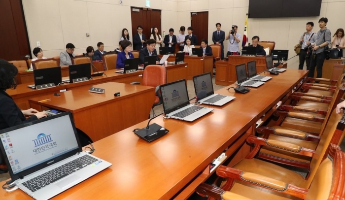 국회 보건복지위원회 전체회의에 자유한국당 의원들이 불참한 모습. 사진=연합뉴스 제공