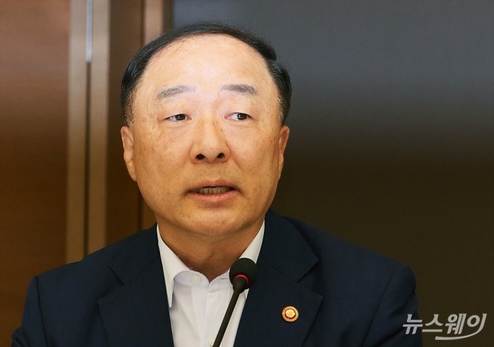홍남기 경제부총리 ‘하반기 경제정책방향 기업인 간담회’. 사진=이수길 기자 leo2004@newsway.co.kr