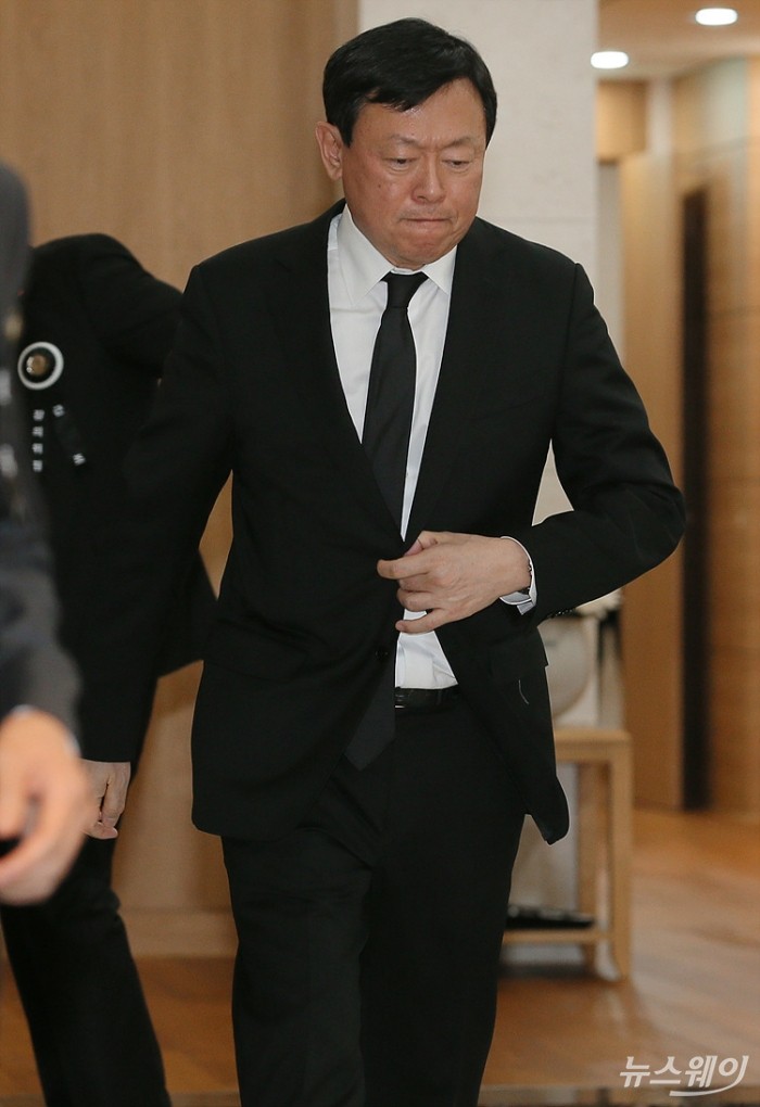 故 신격호 롯데그룹 명예회장 빈소-신동빈 롯데그룹회장. 사진=이수길 기자 leo2004@newsway.co.kr