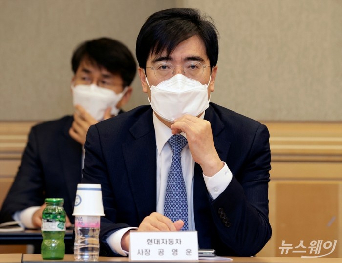 공영운 현대차 사장이 ‘신종 코로나 바이러스 감염증(코로나19) 대응을 위한 자동차업계 간담회’에 참석했다. 사진=이수길 기자 leo2004@newsway.co.kr