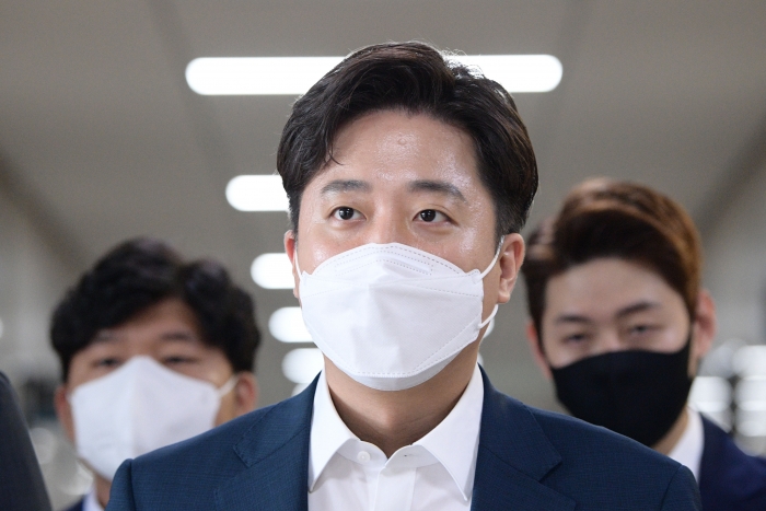 이준석 국민의힘 대표가 지난 12일 국회에서 열린 당 대표 취임 1주년 기자 간담회에 참석하고 있다. 사진/ 국회사진기자단