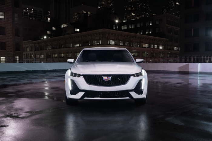 캐딜락의 완벽한 디자인과 드라이빙 퍼포먼스를 발휘하는 스포츠 세단 'CT5'. 사진=캐딜락 제공