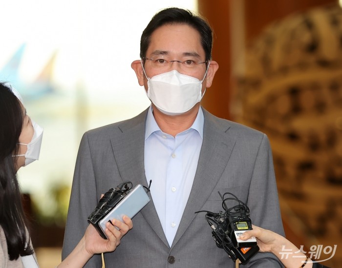 이재용 삼성전자 부회장 2주간의 장기 출장을 마치고 입국. 사진=이수길 기자 leo2004@newsway.co.kr