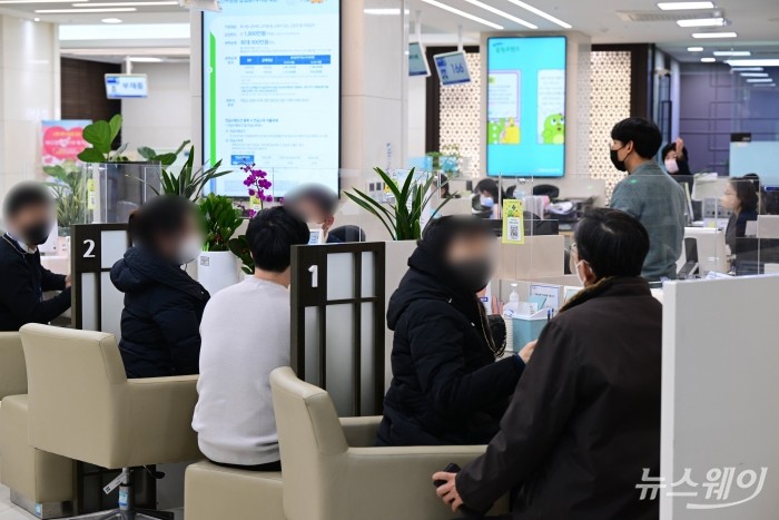 은행 창구=강민석 기자 kms@newsway.co.kr