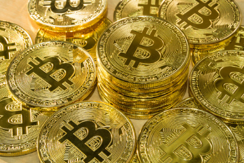 뉴욕증시 하락에 BTC 3800만원···분석가들 '약세 지속' 전망