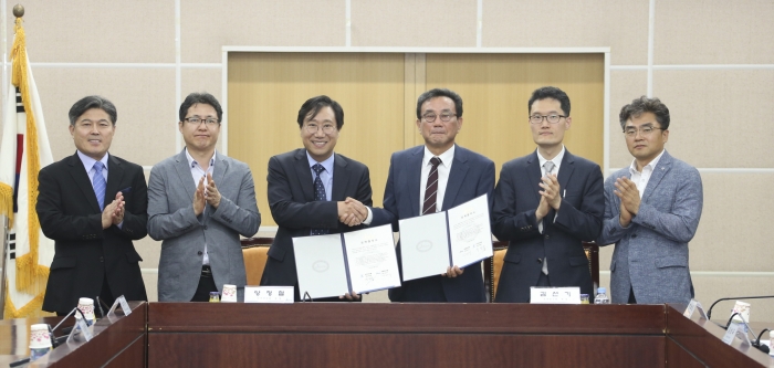 전북연구원, 민주연구원과 상호 협력을 위한 협약 체결 기사의 사진