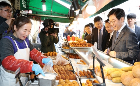 경기도, ‘경기지역화폐’ 본격 발행 두 달만에 1천억 돌파