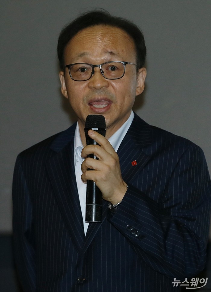 롯데X유니버설 ‘쥬라기 월드 특별전’ 롯데백화점 김포공항점. 사진=이수길 기자 leo2004@newsway.co.kr