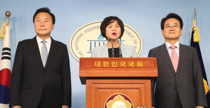 기자회견하는 손학규 바른미래당, 정동영 민주평화당, 이정미 정의당 대표. 사진=연합뉴스 제공