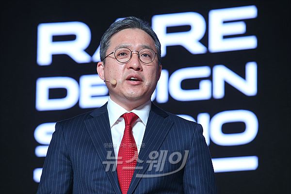 백정현 대표 “디펜더, 랜드로버 도전정신·헤리티지 담은 모델” 기사의 사진