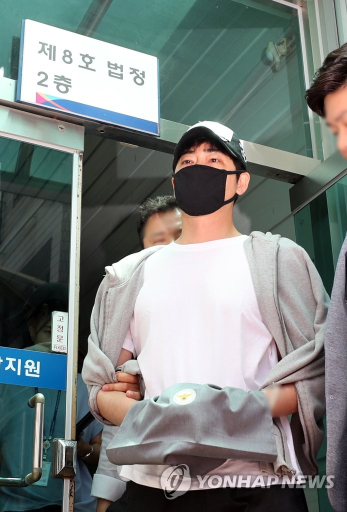 ‘성폭행 혐의’ 강지환 “피해자들, 댓글로 상처 받게 해 미안해” 사죄. 사진=연합뉴스