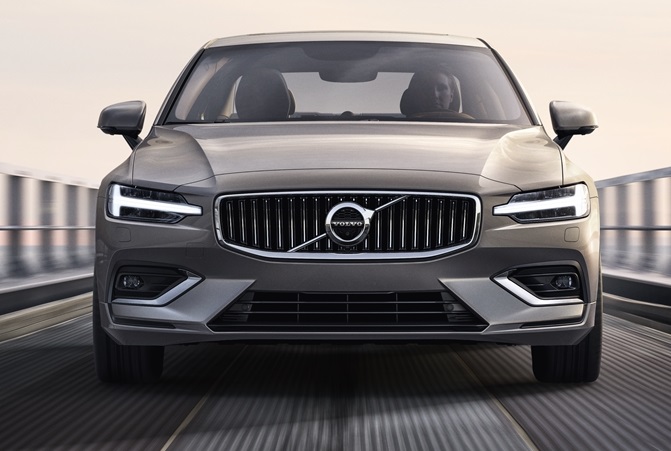 8년 만에 풀체인지된 신형 S60은 글로벌 베스트셀링 SUV, XC60과 지난 3월 출시해 새로운 성공신화를 써나가고 있다. 사진=볼보자동차코리아 제공