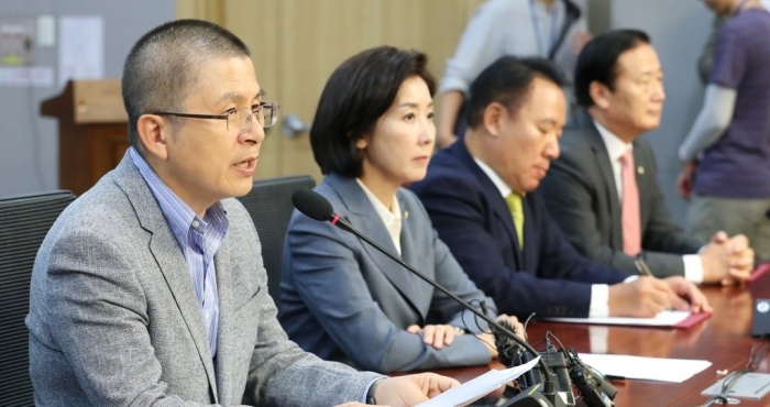 자유한국당 황교안 대표, 나경원 원내대표. 사진=연합뉴스 제공