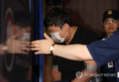 구치소 향하는 조국 장관 5촌 조카. 사진=연합뉴스 제공