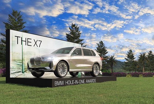 BMW 그룹이 처음으로 개최하는 글로벌 여성 골프대회인 이번 대회를 위해 BMW 코리아는 최상의 프리미엄 서비스와 부상을 제공한다. 선수들에게는 최대 규모의 상금과 더불어 BMW 8시리즈, 7시리즈, X7 등 BMW의 럭셔리 클래스 차량이 각각 6번홀, 13번홀, 16번홀 홀인원 부상으로 증정된다. 사진=BMW 제공