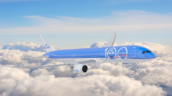 KLM 은 1950년대부터 이 델프트 하우스를 탑승 기념 선물로 증정하고 있고 이 하우스들은 네덜란드의 유명한 건물들을 재현해 만들었다. 사진=KLM 제공