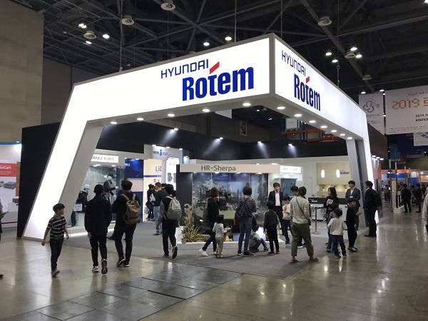 현대로템은 이번 전시회에서 ‘모빌리티 전문업체’를 주제로 민·군 무인차량 겸용다목적 무인차량인 셰르파와 이를 원격으로 조정하는 통제시스템을 비롯해 웨어러블 로봇 3종을 살펴볼 수 있는 부스를 운영한다. 사진=현대로템 제공