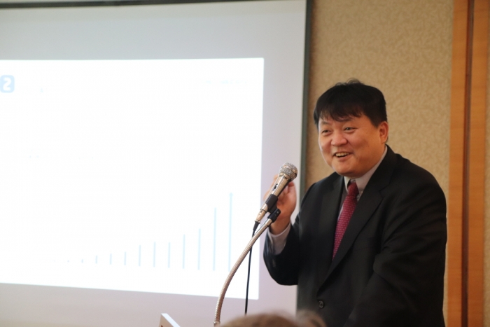 고훈 미디어젠 대표가 15일 여의도에서 열린 기자간담회에서 회사 소개를 하고 있다. 사진=미디어젠 제공