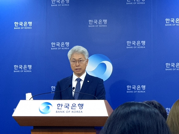 박양수 한국은행 경제통계국장이 24일 오전 서울 중구 한국은행 본관 기자실에서 열린 2019년 3/4분기 실질 국내총생산(속보) 기자간담회에서 설명하고 있다. 사진=한재희 기자