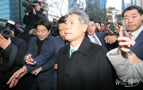 닷새째 출근 못한 윤종원 기업은행장, 인사 등 쌓여가는 현안에 ‘한숨’