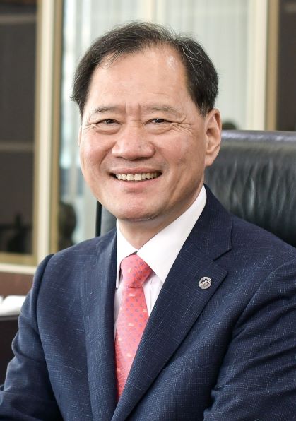 단국대 김수복 총장, 시집 ‘하늘 우체국’ 스페인어판 출간