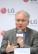관심 집중 ‘폴더블’···권봉석이 밝힌 LG전자의 ‘패씽’ 이유 기사의 사진