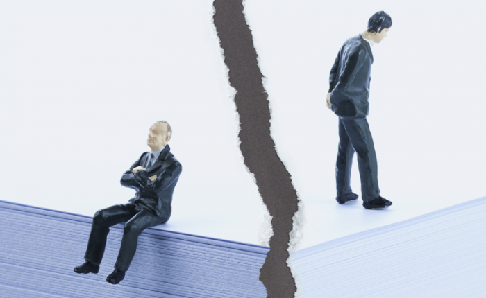 물보다 연한 피···재벌가의 ‘의상한’ 형제들 기사의 사진