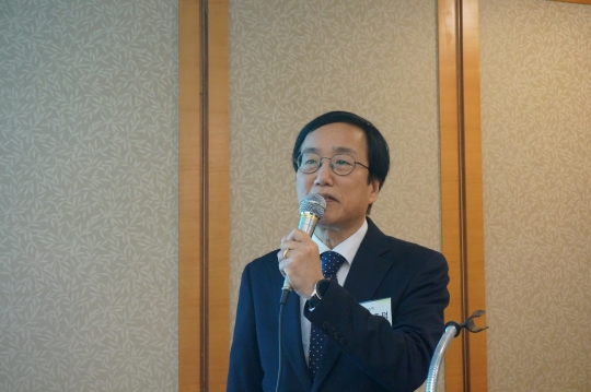 이종덕 서울바이오시스 대표이사가 17일 서울 여의도에서 열린 기자간담회에서 발언하고 있다. (사진=서울IR 제공)