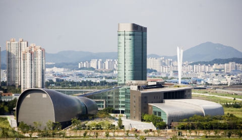 인천글로벌캠퍼스 근로자 정규직 전환, 인천시의회는 부정적