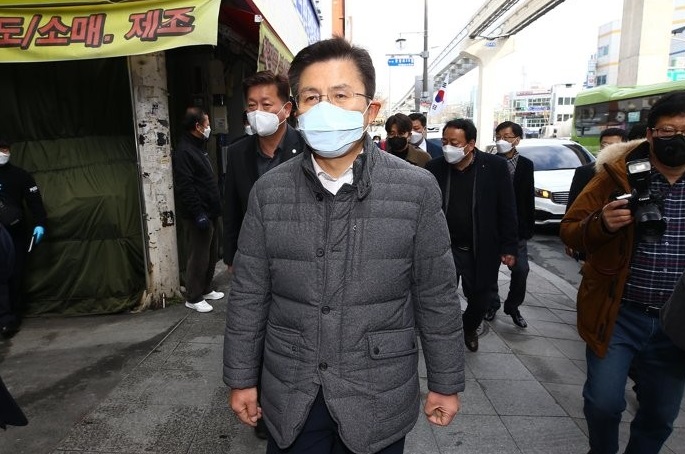 대구 서문시장 방문한 황교안 미래통합당 대표. 사진=연합뉴스 제공
