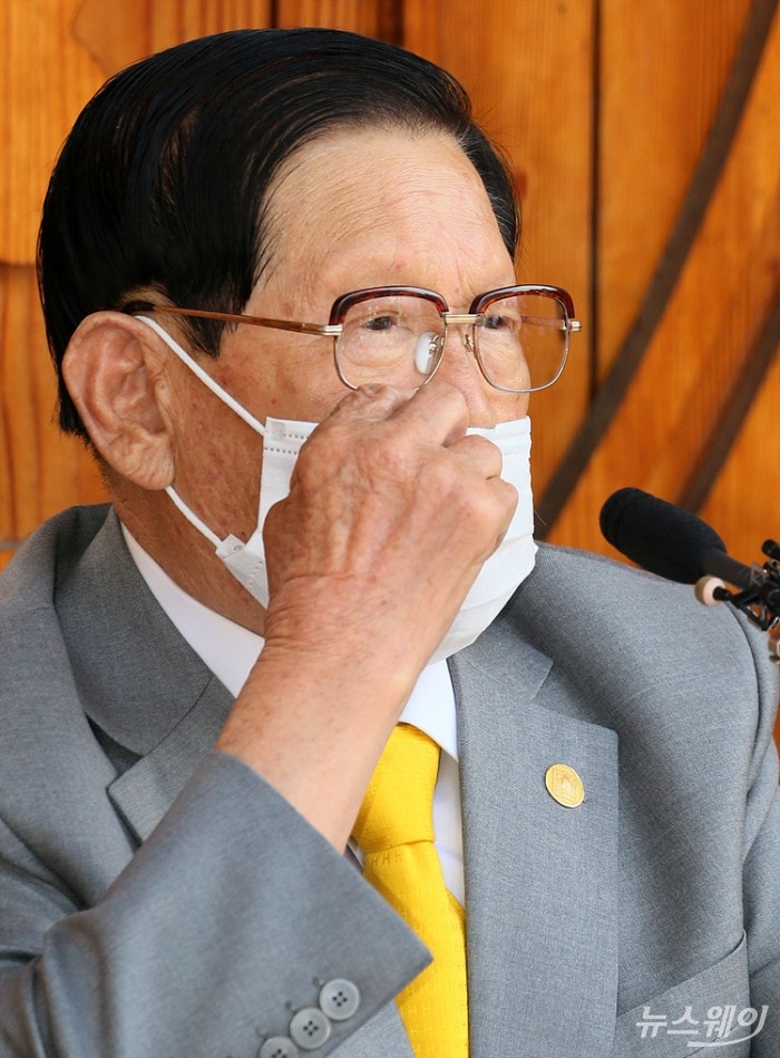 이만희 신천지예수교 증거장막성전 총회장 코로나19 관련 기자회견-평화연수원. 사진=이수길 기자 leo2004@newsway.co.kr
