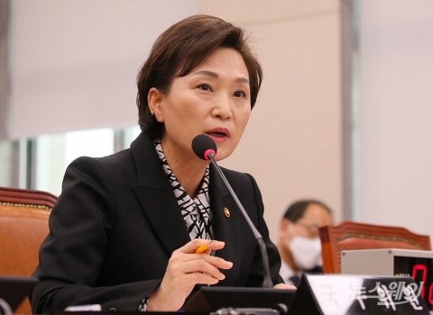 김현미 국토, 장관 ‘5년說 ’실체는