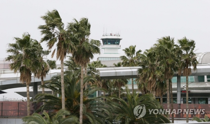 ‘태풍급 강풍’ 제주공항, 윈드시어 특보···“운항정보 확인해야” / 사진=연합뉴스