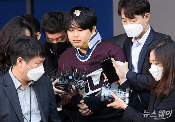 텔레그램-성 착취물 제작·유포 ‘박사방’ 운영자 조주빈(25) 검찰송치. 사진=이수길 기자 leo2004@newsway.co.kr