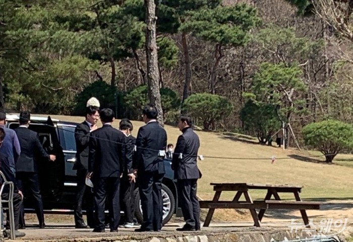 조원태 한진그룹 회장이 8일 열린 고 조양호 회장 1주기 추모식에 도착했다. 사진=이세정 기자