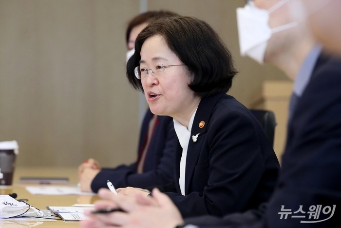 조성욱 공정거래위원장, 코로나19 관련 대리점 분야 모범 업체 매일유업 현장방문. 사진=이수길 기자 leo2004@newsway.co.kr