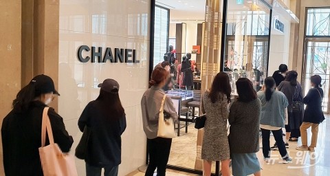 명품과 함께 성장하는 '짝퉁 시장'···플랫폼사 불신 현실화