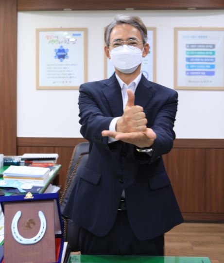  양근서 사장 ‘덕분에 챌린지’동참···“의료진께 존경과 감사” 外