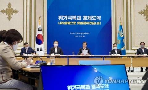 청와대는 부인하지만···불붙는 ‘증세’ 논쟁