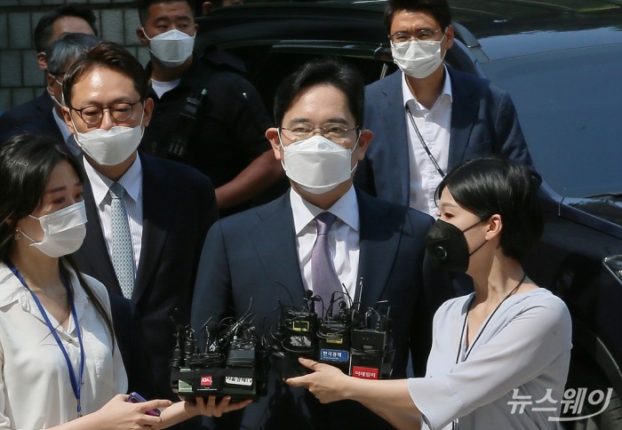 이재용 삼성전자 부회장 자본시장법상 부정거래 및 시세조종 혐의 구속 전 피의자 심문(영장실질심사). 사진=이수길 기자 leo2004@newsway.co.kr