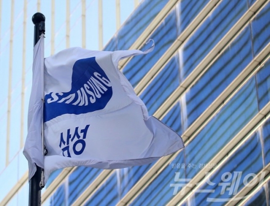 삼성전자, 코로나 뚫고 작년 영업익 36조원···올해 수요 회복 기대(종합) 기사의 사진