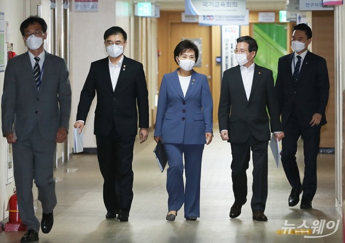 김현미 국토교통부 장관 6.17부동산 대책 ‘주택시장 안정을 위한 관리방안’ 발표. 사진=이수길 기자 leo2004@newsway.co.kr