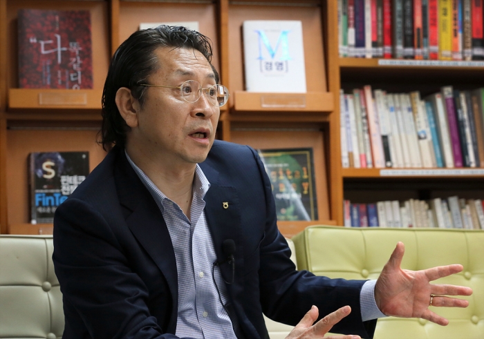 박진 NH투자증권 100세시대연구소장이 6월 22일 서울 여의도 NH투자증권 본사에서 진행한 본지와의 인터뷰에서 발언하고 있다./사진=이수길 기자 leo2004@newsway.co.kr