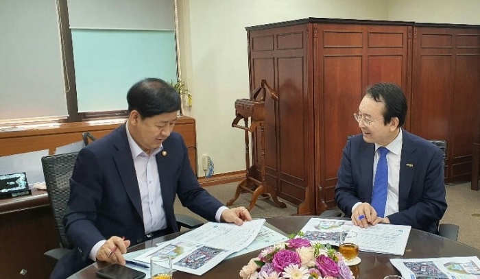 김종식 목포시장이 7일 구윤철 국무조정실장을 면담하고 있다.