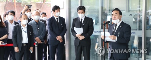 장례절차 발표하는 박홍근 의원. 사진=연합뉴스 제공