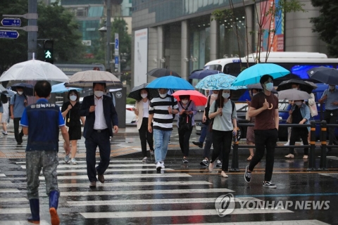 전국 흐리고 장맛비 계속···충정·전라 많은 비 예보