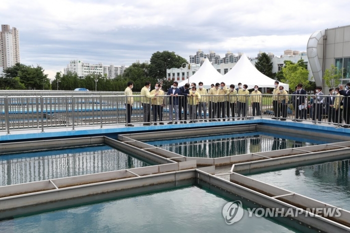 수돗물 유충 나온 인천시 정수장, 밀폐형 정수장으로 교체. 사진=연합뉴스